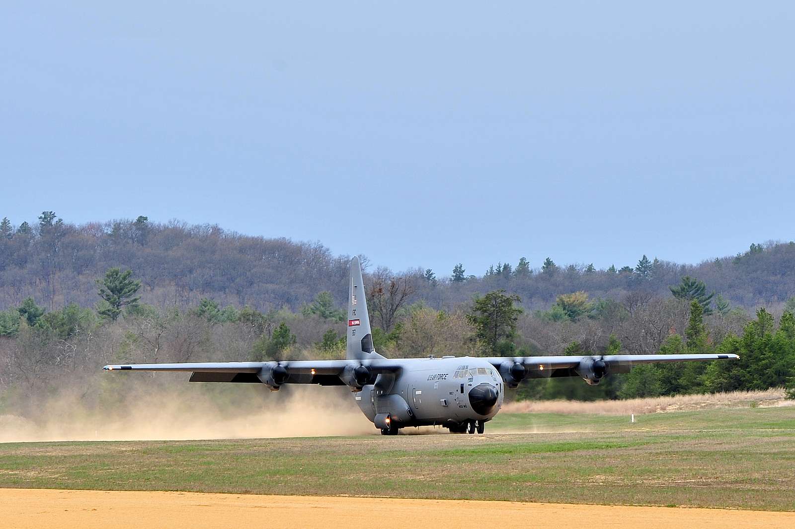 Eine C-130J Super Hercules, 815th Airlift Squadron, Keesler - U.S ...