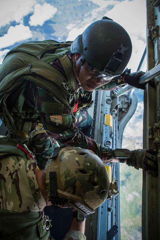 Philippine Army Special Forces freefall jumper with - PICRYL