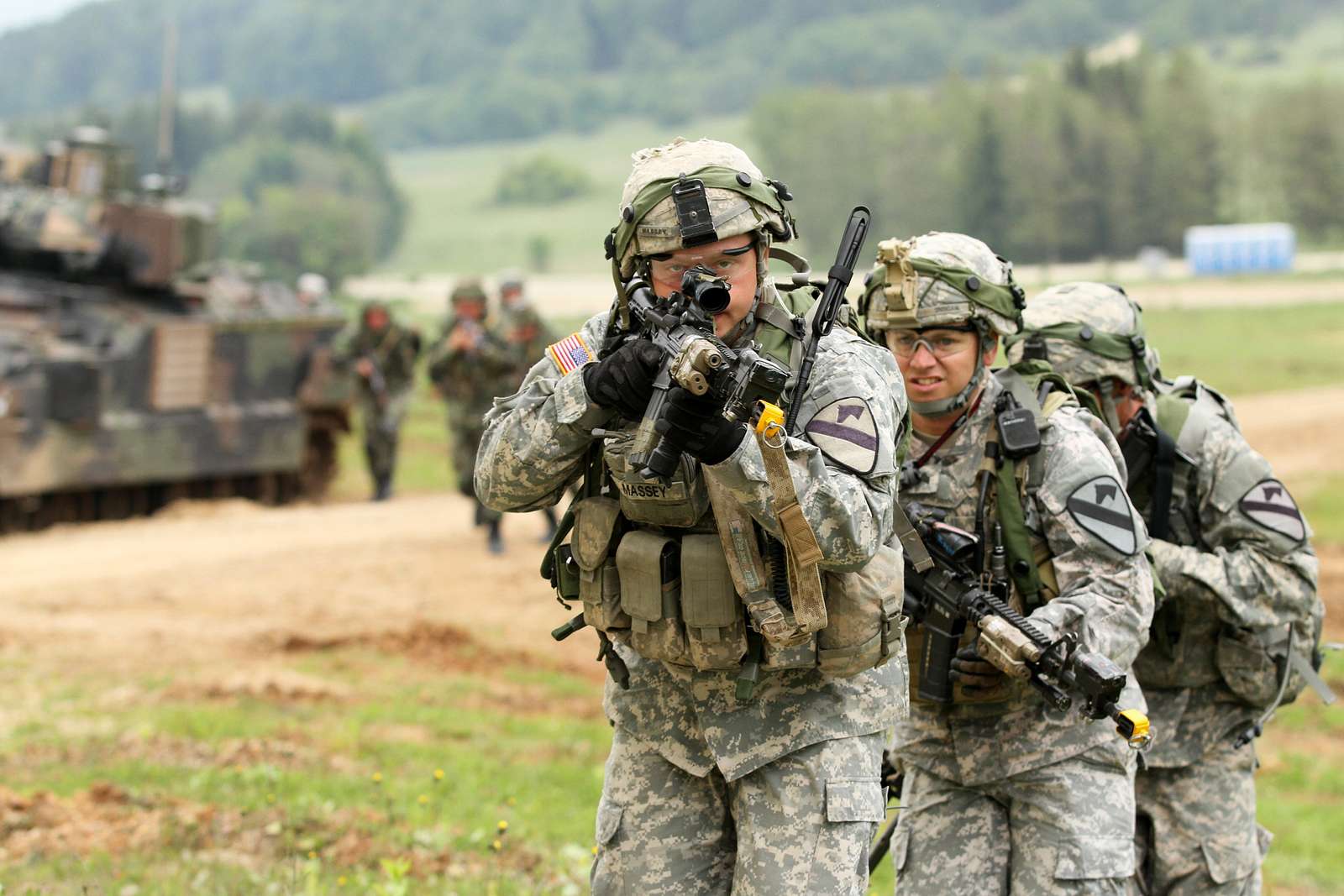 Soldiers From Company B, 2nd Battalion, 5th Cavalry - NARA & DVIDS ...