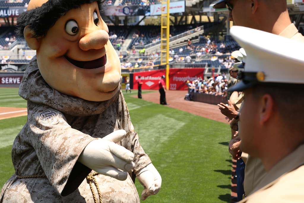 Swinging Friar - San Diego Padres mascot.  San diego padres baseball, San  diego padres, San diego