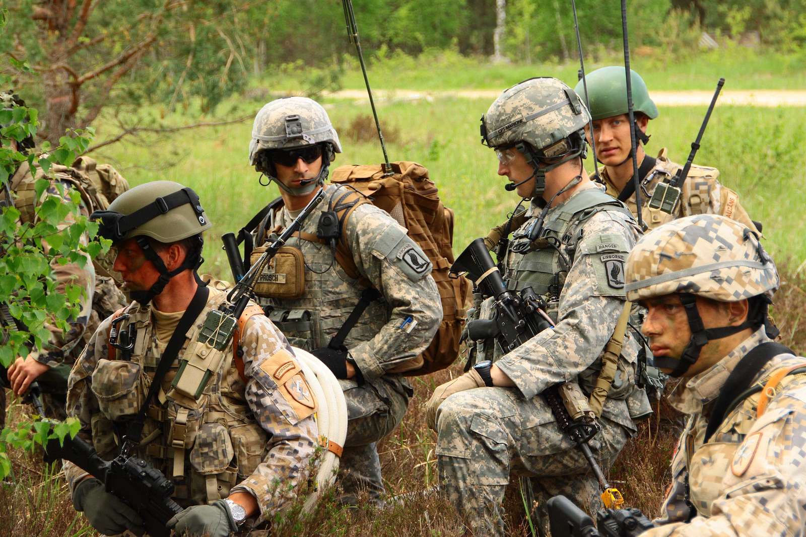 U.S. Army paratroopers assigned to the 173rd Airborne - NARA & DVIDS ...