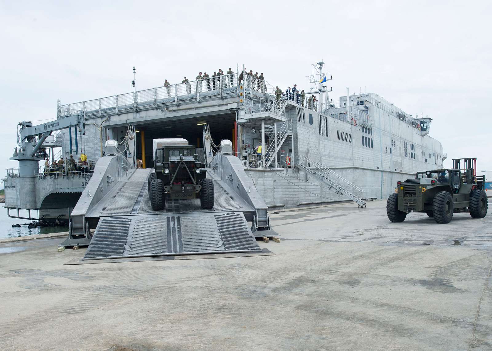 Military Sealift Command Joint High-speed Vessel USNS - NARA & DVIDS ...