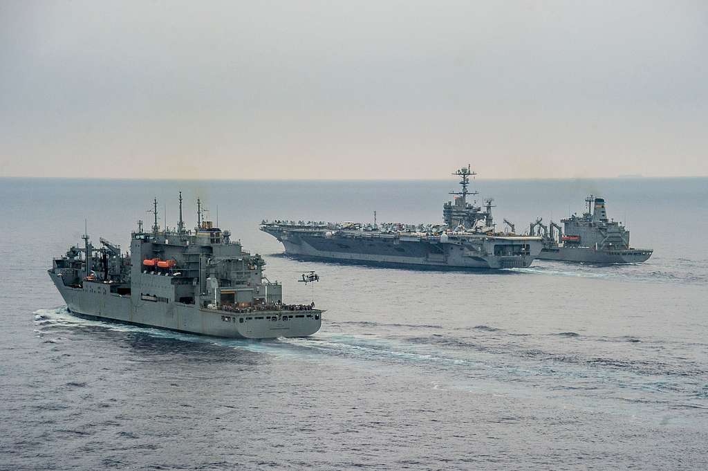 The aircraft carrier USS George Washington (CVN 73), - NARA & DVIDS ...