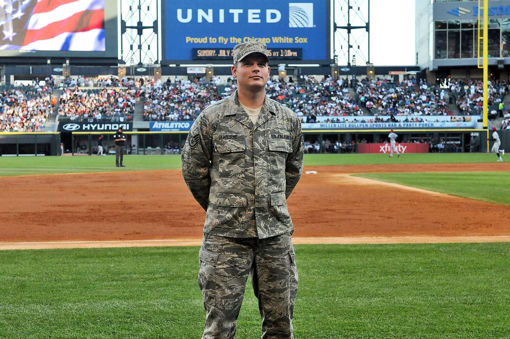 DVIDS - Images - Seattle Mariners Salute the Armed Forces Night [Image 1 of  10]