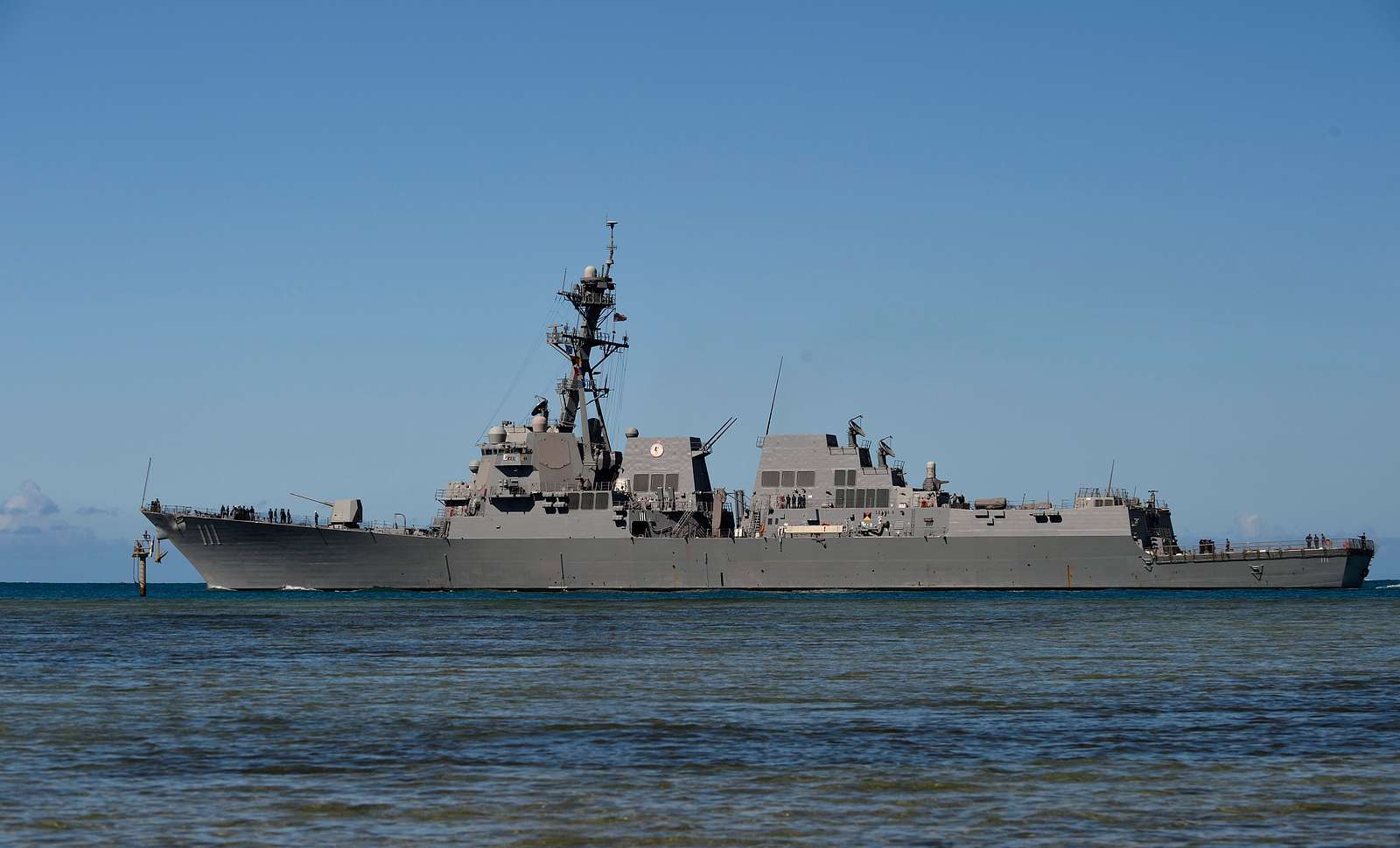 The Arleigh Burke-class guided missile destroyer USS - NARA & DVIDS ...