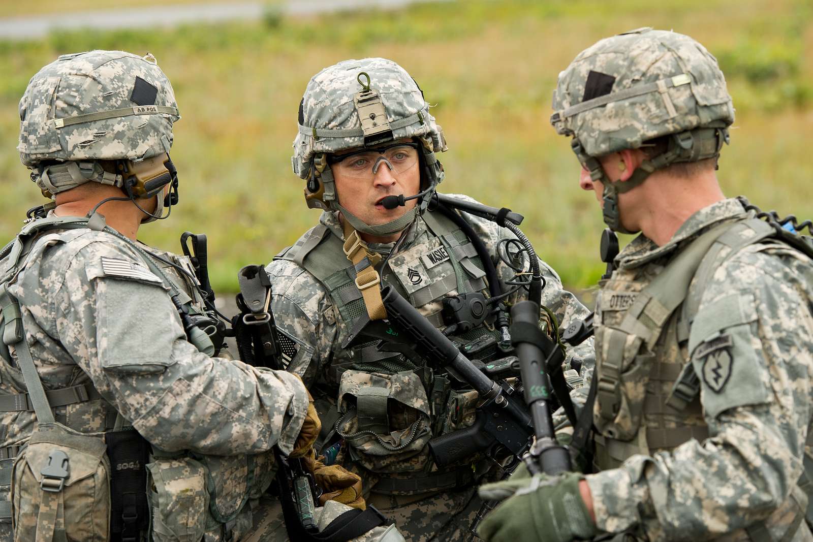 Army Soldiers from the 1st Battalion (Airborne), 501st - U.S. National ...