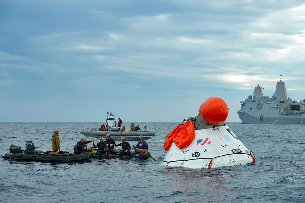 Sailors from the amphibious transport dock ship USS - NARA & DVIDS