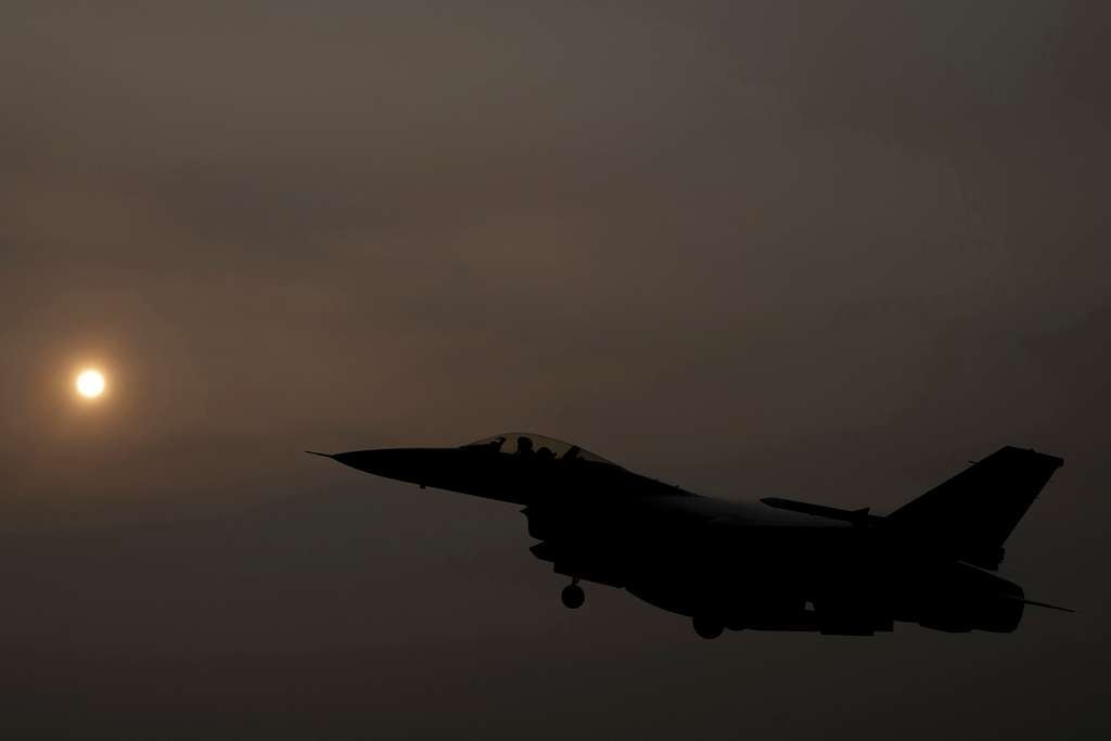 An F-16 Fighting Falcon departs from Kunsan Air Base, - NARA & DVIDS ...