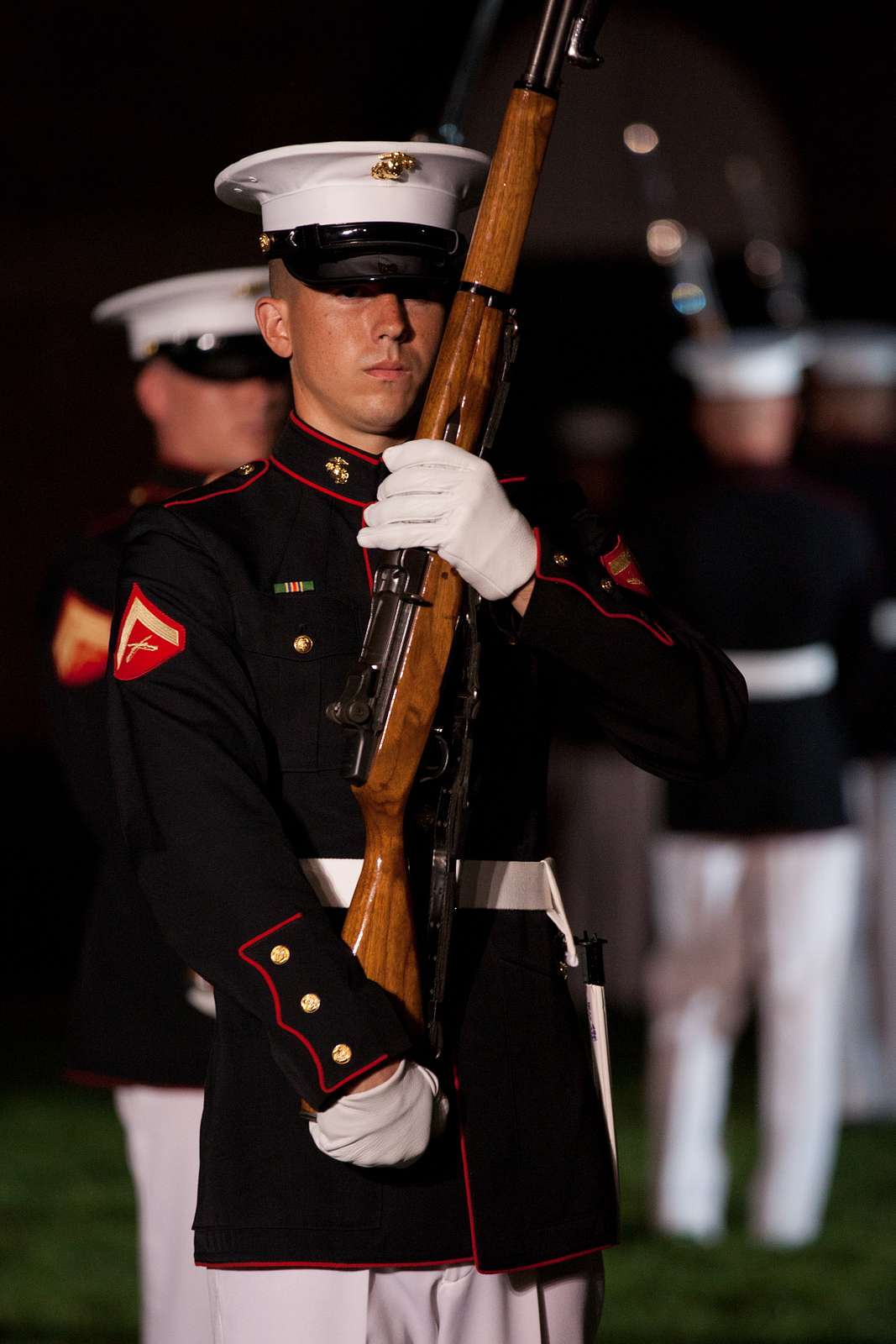 Members of the U.S. Marine Corps Silent Drill Platoon - NARA & DVIDS ...