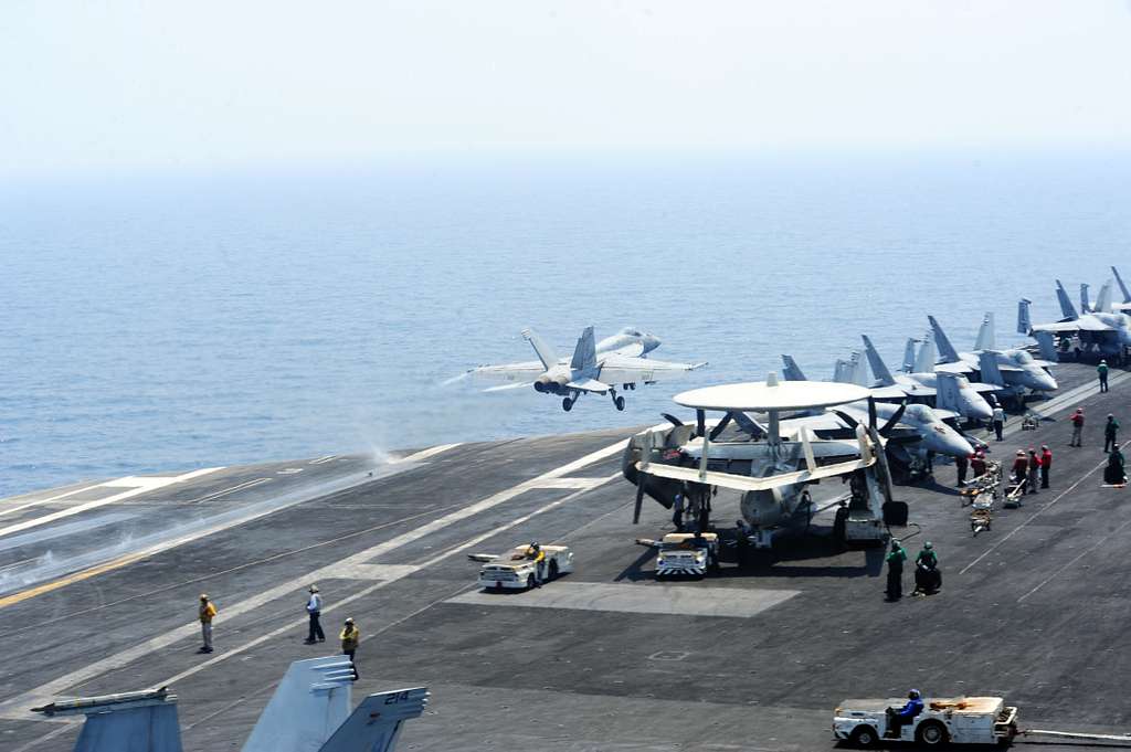 An F/A-18E Super Hornet attached to the Tomcatters - PICRYL Public ...