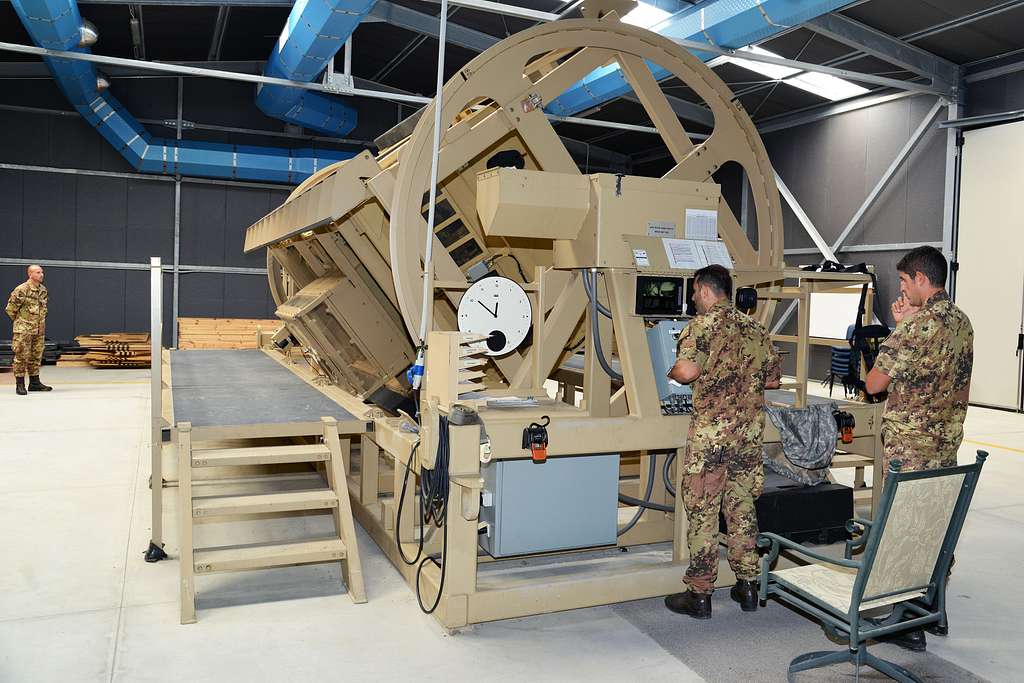 DVIDS - Images - Italian Soldiers of Comando per la Formazione e Scuola di  Applicazione dell'Esercito Italiano, Torino training at Caserma Ederle,  Vicenza [Image 5 of 6]