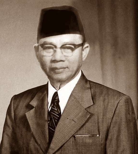 Governor of West Kalimantan Djenal Asikin Judadibrata - PICRYL 