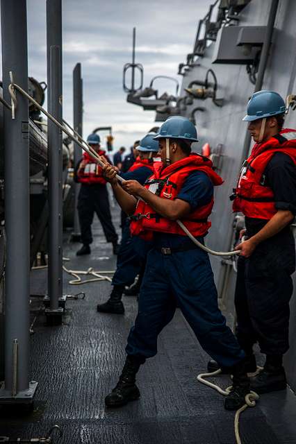 Sailors aboard the Arleigh Burke class, guided missile - PICRYL Public ...