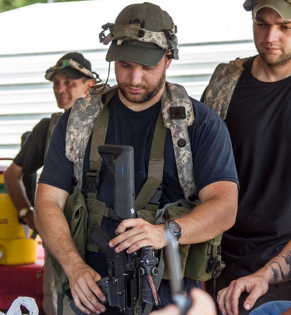 A Soldier from 1st Battalion, 509th Infantry Regiment, - NARA & DVIDS ...