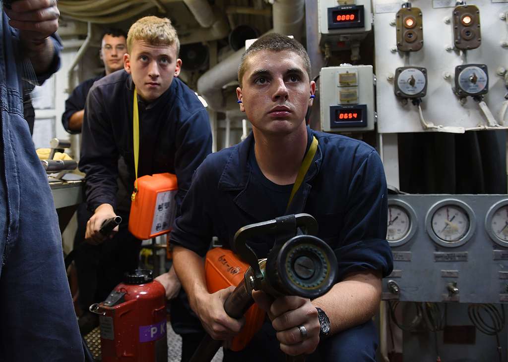 Machinist’s Mate Fireman Jacob Sykes And Gas Turbine - PICRYL - Public ...