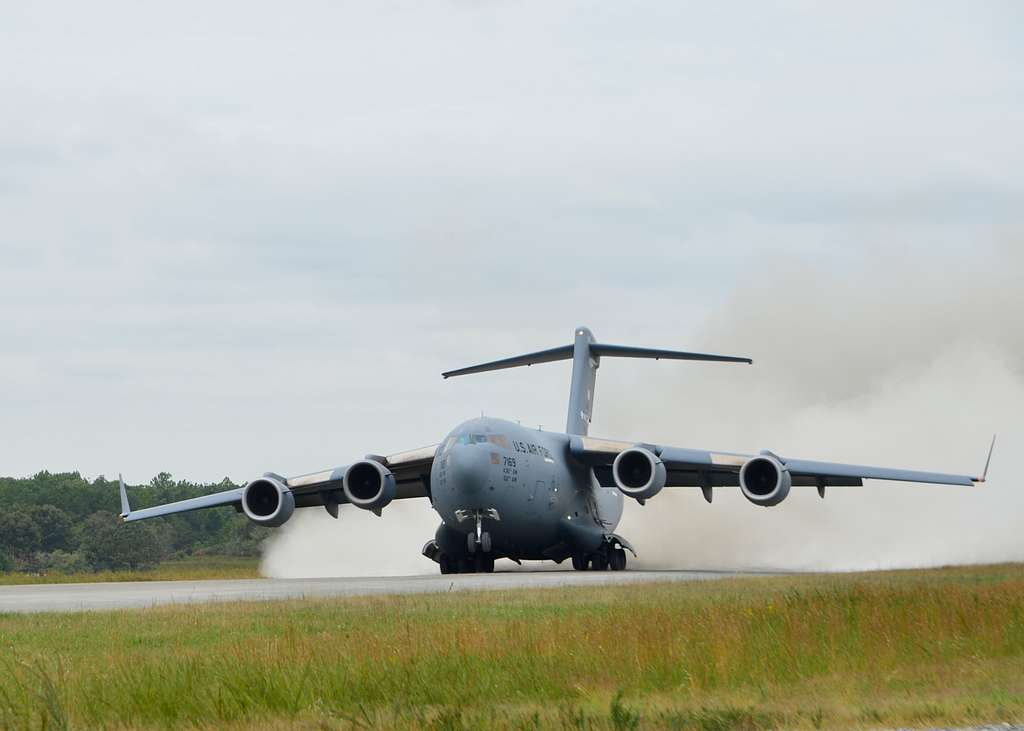 A C-17 Globemaster III from the 3d Airlift Squadron - PICRYL - Public ...