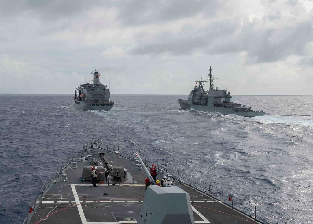 The Ticonderoga-class guided-missile cruiser USS Bunker - PICRYL Public ...