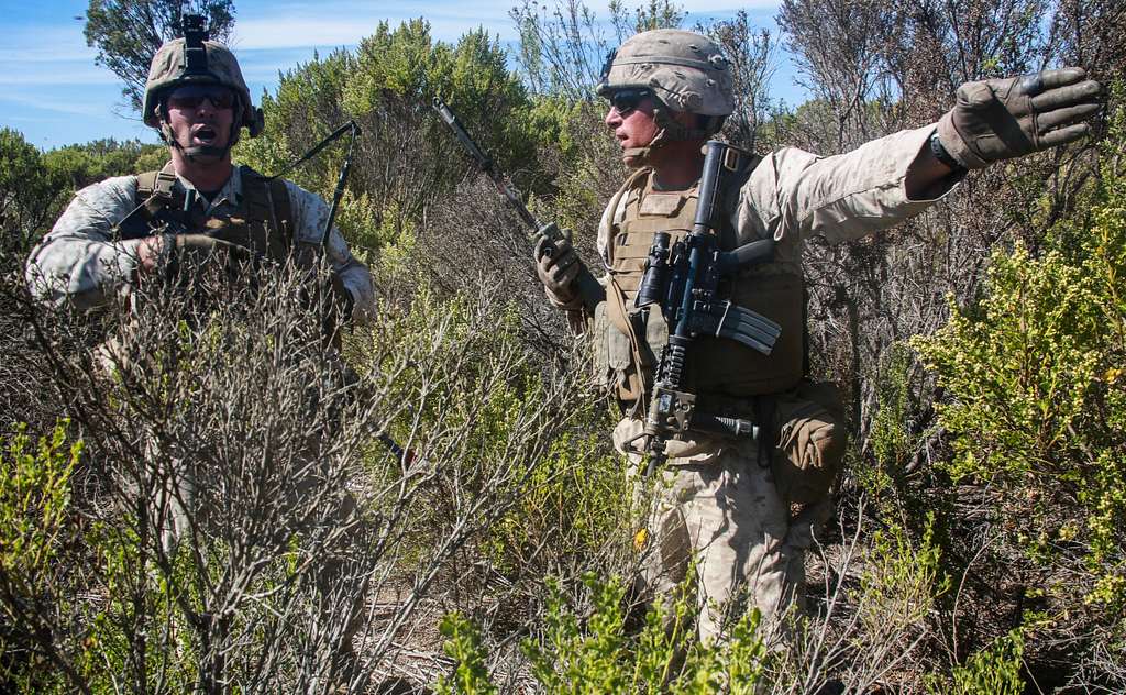 U.s. Marines Sgt. Nicholas Lanier, Left, Platoon Sergeant - Nara 