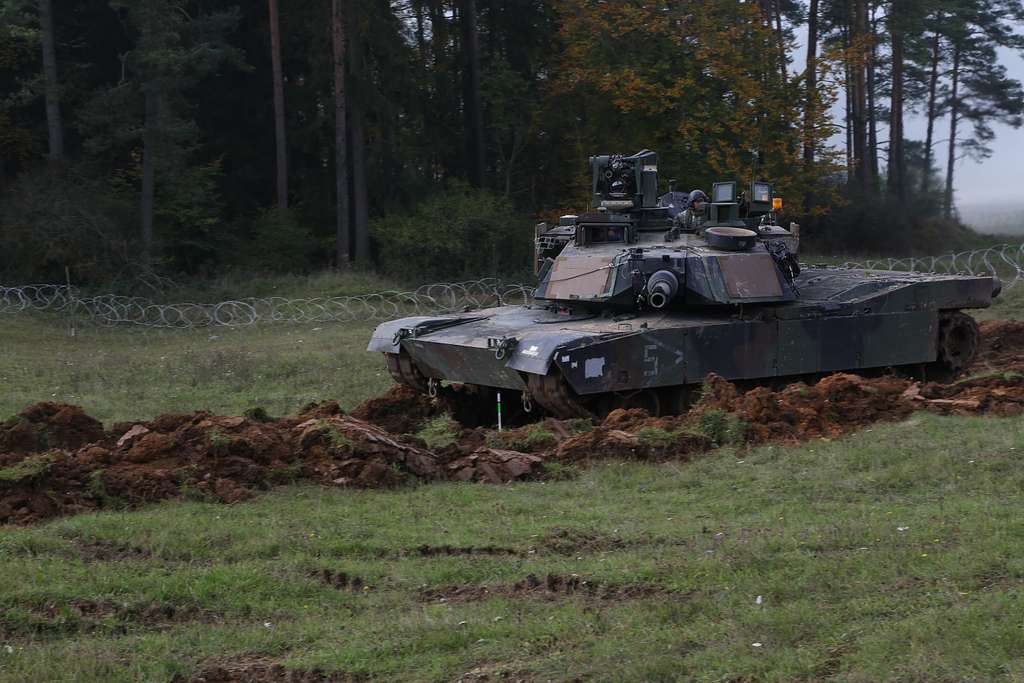 An U.S. Army M1A2 Abrams tank of 2nd Battalion, 12th - PICRYL Public ...