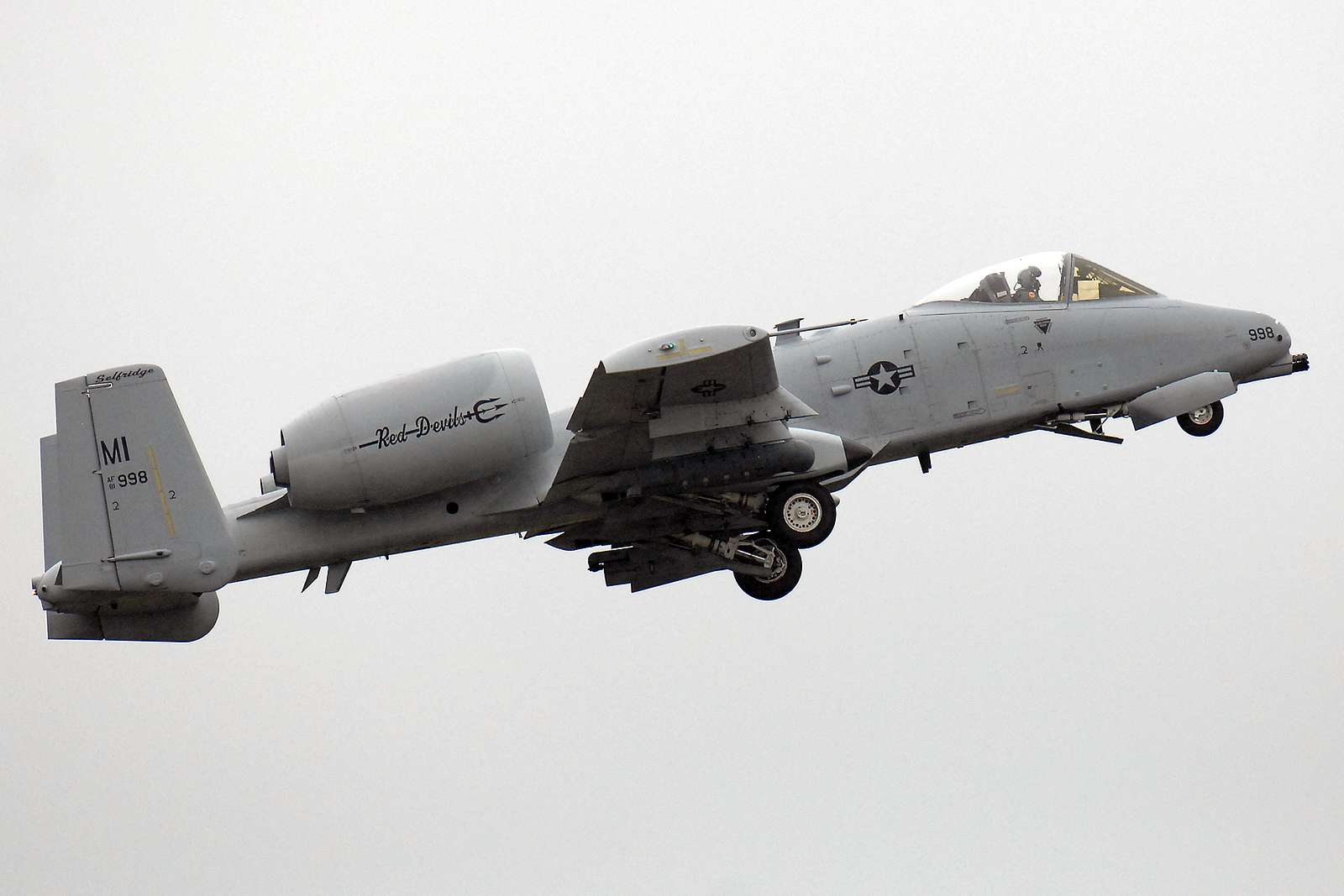 An A-10 Thunderbolt II from the 107th Fighter Squadron, - NARA & DVIDS ...