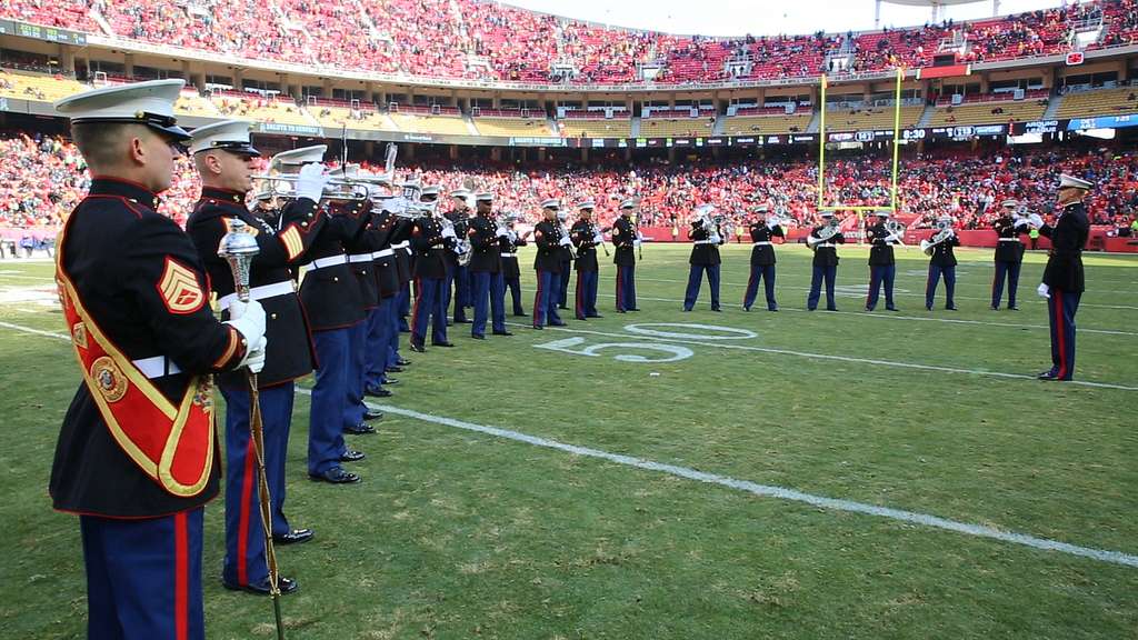 The Kansas City Chiefs presented a Salute to Service - NARA & DVIDS Public  Domain Archive Public Domain Search