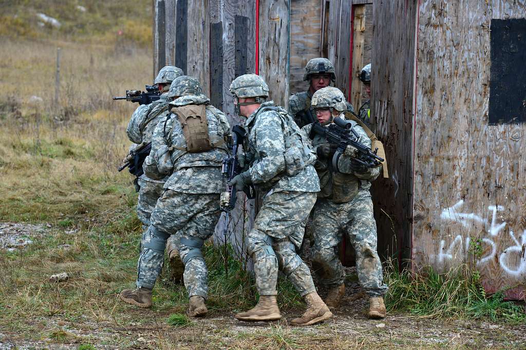 Paratroopers from Company B, 2nd Battalion, 503rd Infantry - NARA ...