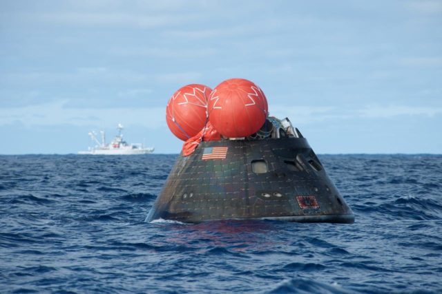 Orion Splashdown Recovery - PICRYL Public Domain Image