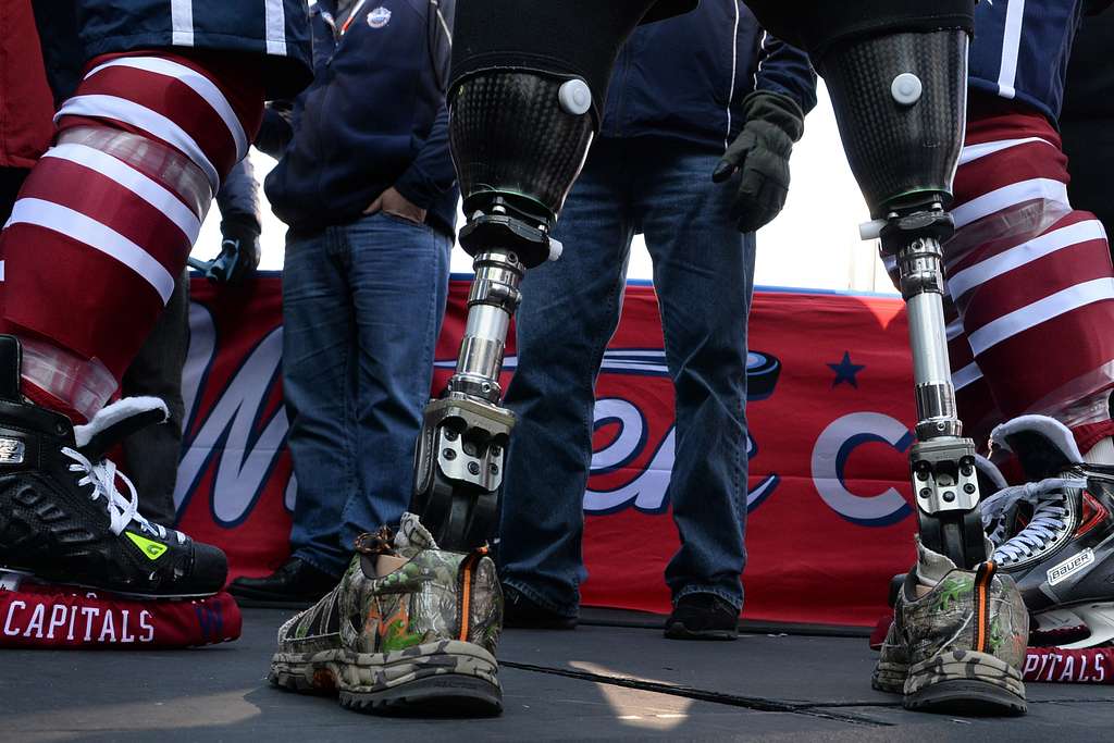 DVIDS - Images - St. Louis Blues Stanley Cup Meets U.S. Navy Blue Angels  [Image 2 of 7]