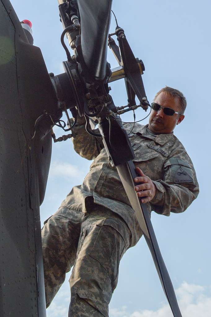 Chief Warrant Officer 4 Jaime Gordon, a UH-60 Black - PICRYL - Public ...