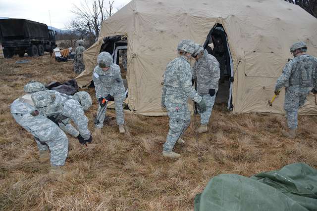 Paratroopers from the 173rd Brigade Special Troops - PICRYL - Public ...