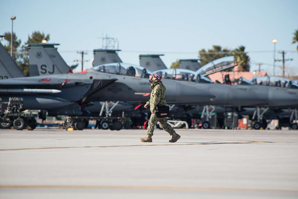 Maintainers From The U.S. Navy Walk By F-15E Strike - NARA & DVIDS ...