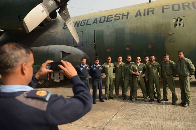 File:946 Bangladesh Air Force F-7 Air Guard Trainer Class Taxiing
