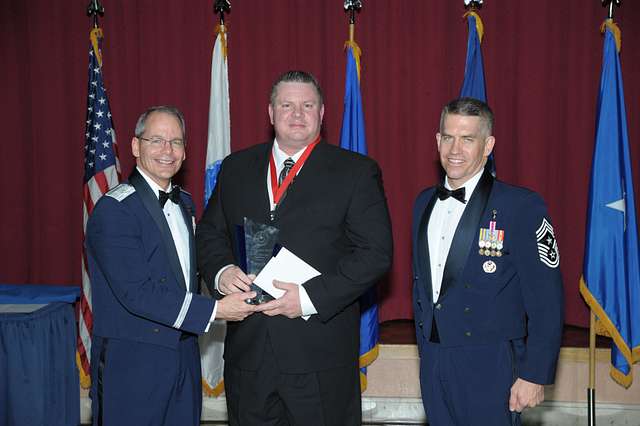 Brig. Gen. Bob LaBrutta, 502nd Air Base Wing and Joint - NARA & DVIDS ...