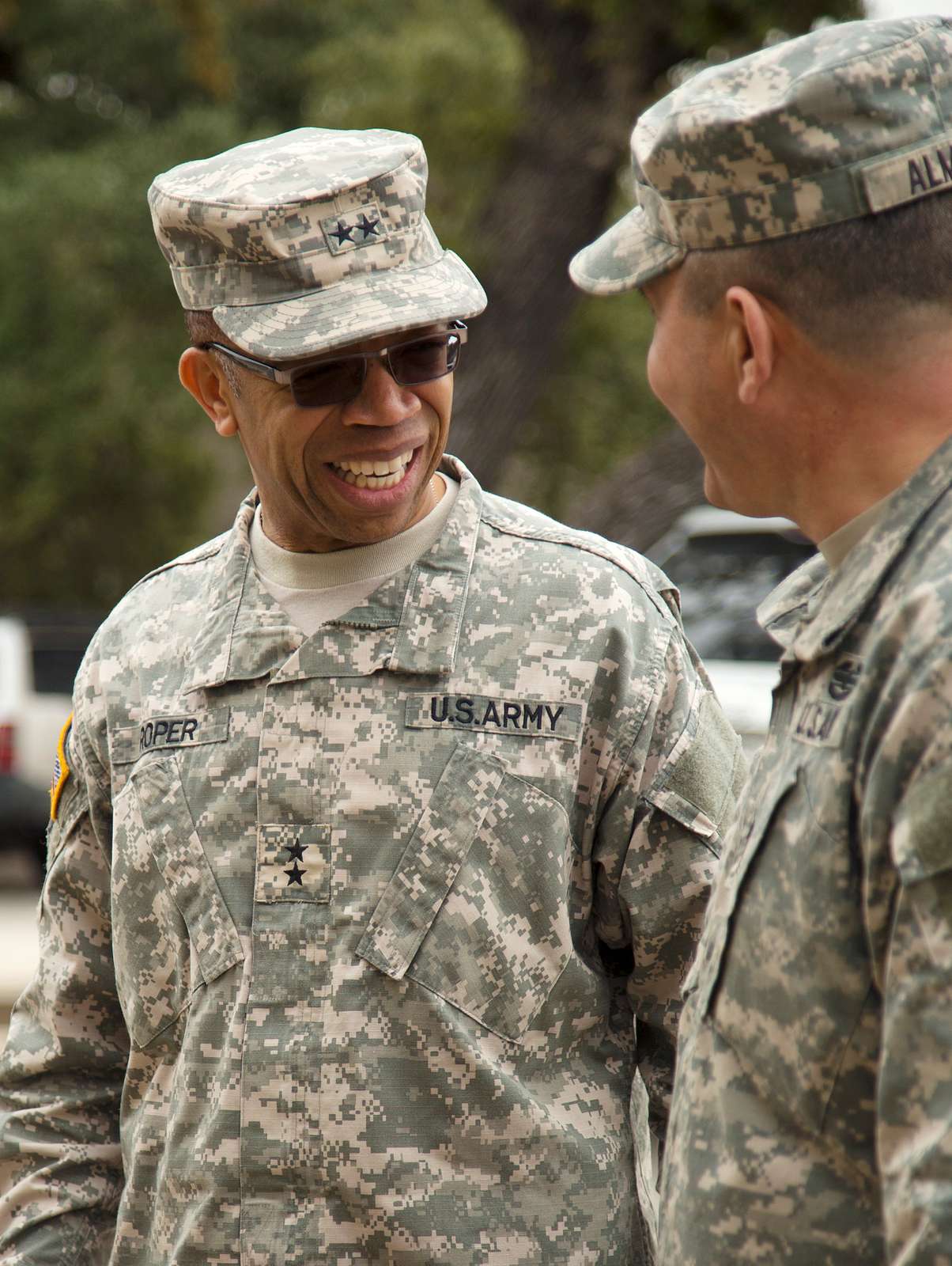 https://cdn2.picryl.com/photo/2015/02/06/us-army-maj-gen-ac-roper-commander-of-the-80th-612b63-1600.jpg