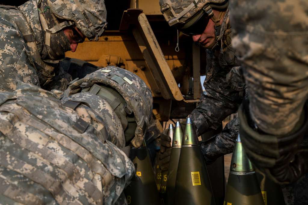 U.S. Army Soldiers assigned to 2-11 Field Artillery - PICRYL - Public ...