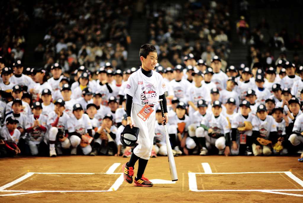 New York Yankees' outfielder Hideki Matsui takes batting practice as the  Yankees prepare to take on the Los Angeles Angels of Anaheim in game 6 of  their ALCS game at Yankee Stadium