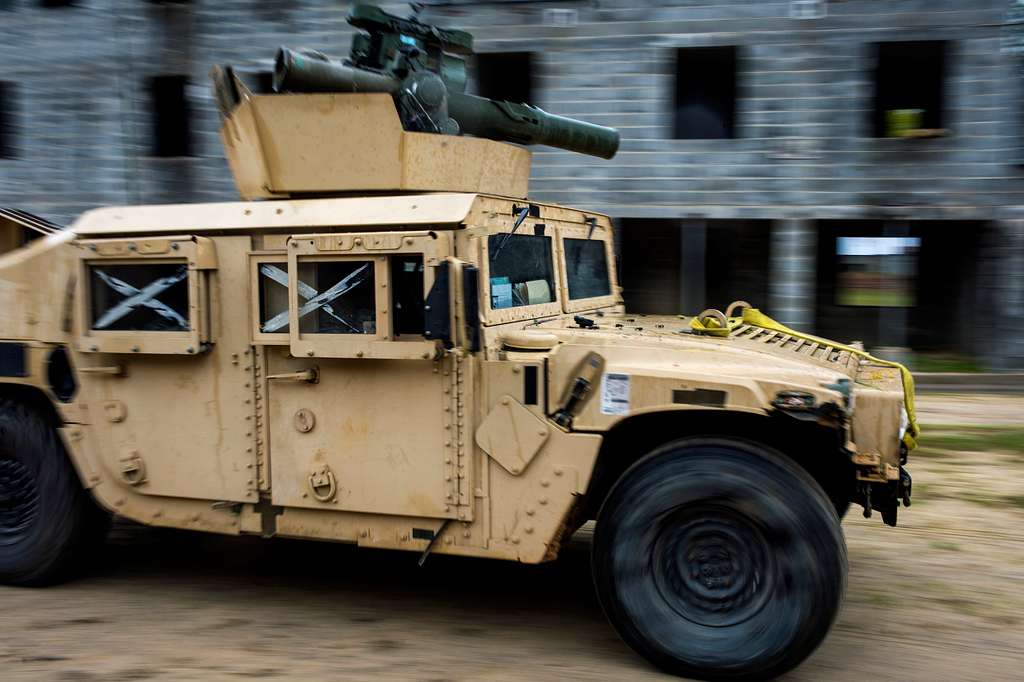 A U.S. Army Humvee arrives to provide fire support - PICRYL - Public ...