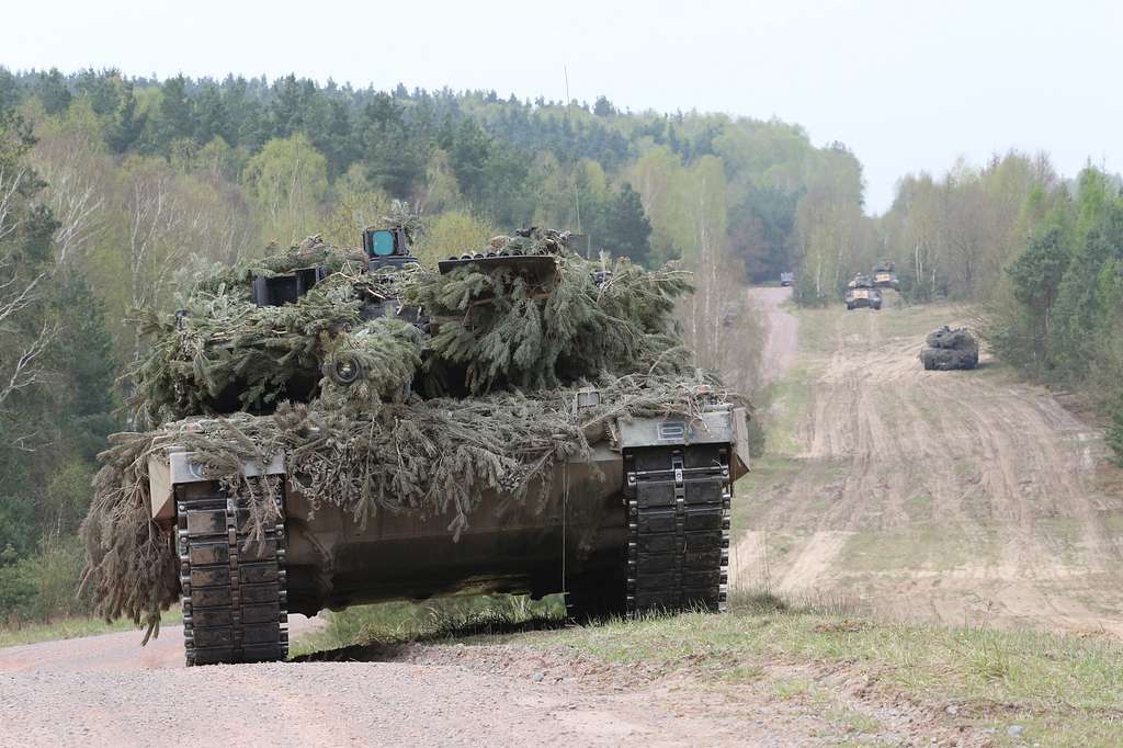 German army Leopard 2A4 tanks of the German Army Combat - PICRYL Public ...