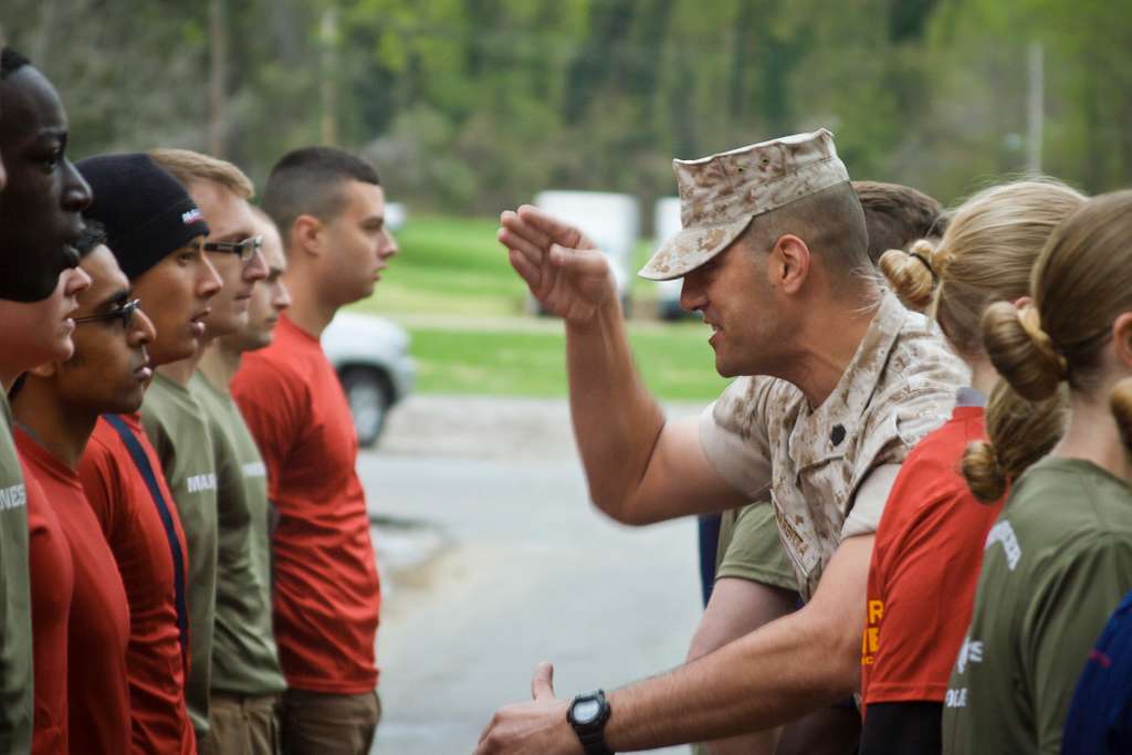 U.S. Marine Corps Gunnery Sgt. Dale Barbitta, a drill - NARA & DVIDS ...