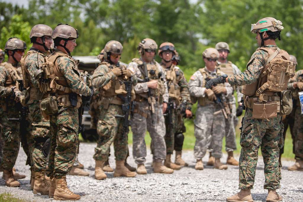 A Chilean Special Forces Soldier Briefs A Group Of - Picryl Public 