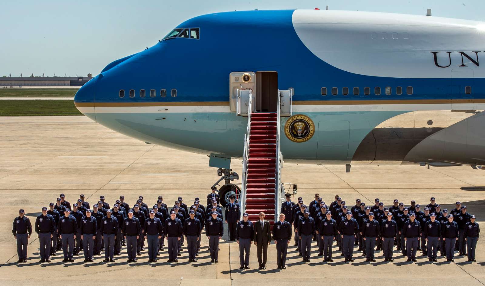 Борт номер 1. Президентский Боинг 747. Боинг 747 президента США. Самолет Боинг 747 президента США. Борт 1 США.