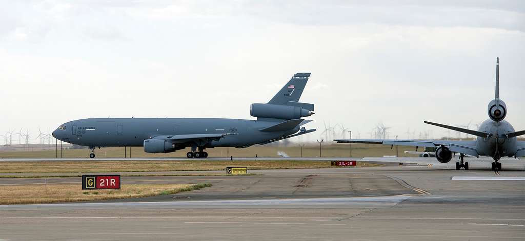 A Kc Extender Is Photographed At Travis Air Force Nara Dvids