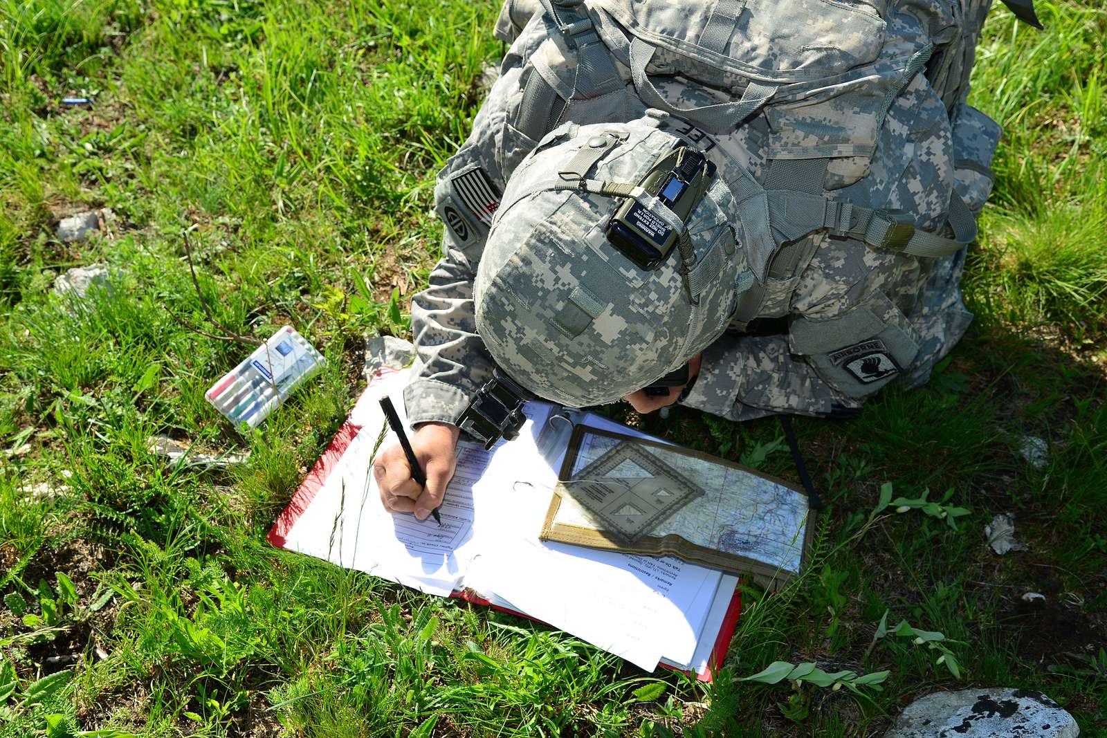 A U.S. Army Paratrooper Assigned To The 173rd Airborne - NARA & DVIDS ...