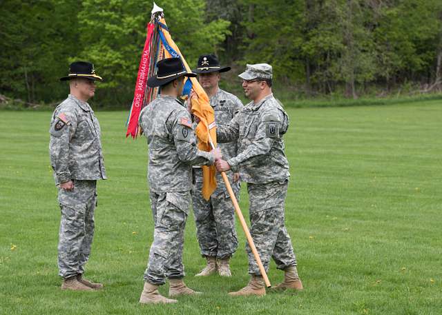 U.S. Army Col. Andrew Harris hands Lt. Col. Leonard - PICRYL - Public ...