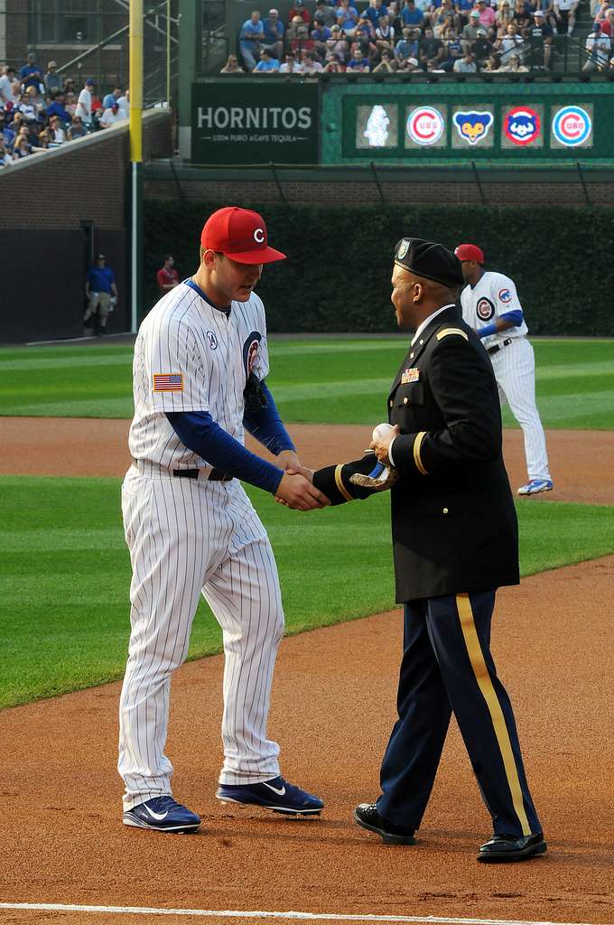 Army Reserve Soldier receives honor at Chicago Cubs MLB Memorial