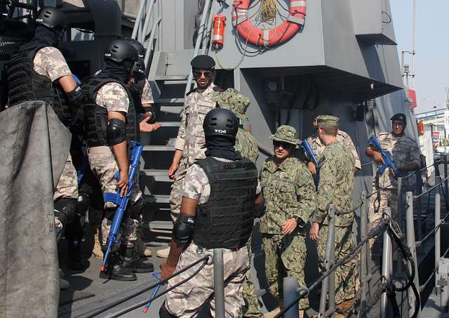 (HAMAD PORT, Qatar) A Qatari Emiri Naval Forces boarding - NARA & DVIDS ...