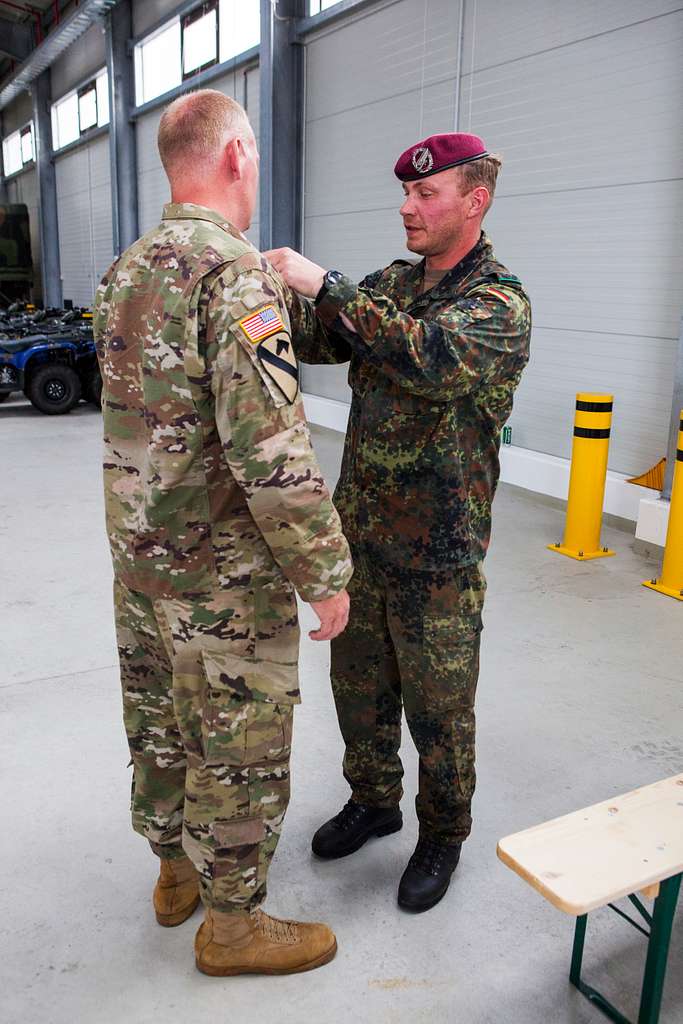 A German Jumpmaster Presents German Wings To U.s. Army - Nara & Dvids 