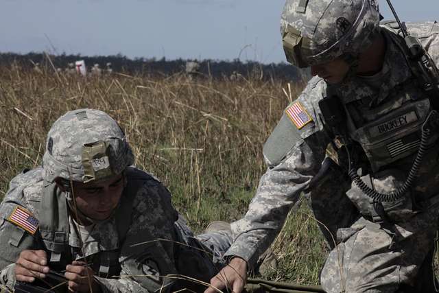 U.S. Army paratroopers from 3-509th Infantry Battalion - PICRYL Public ...