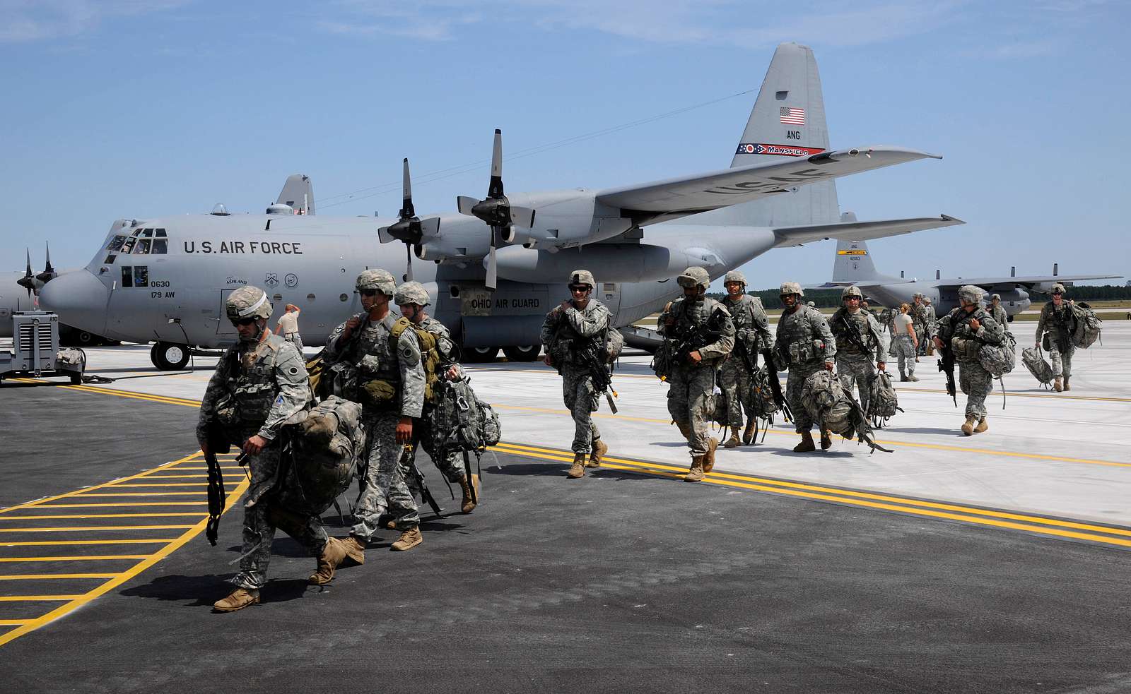 Soldiers from the Michigan Army National Guard, 125th - NARA & DVIDS ...