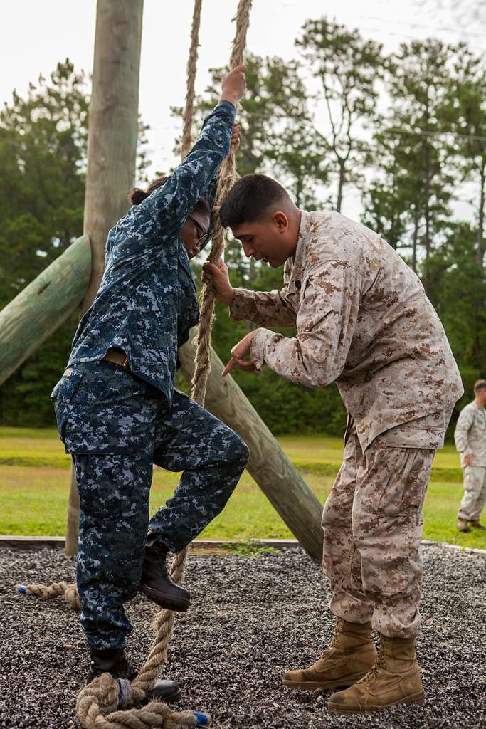 U S Marine Corps Gunnery Sgt Ismael Ordaz Right Nara And Dvids